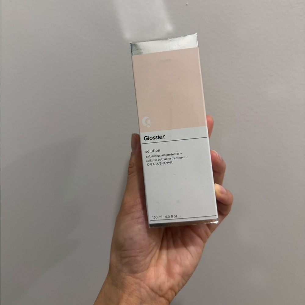 NWT Glossier solution exfoliation